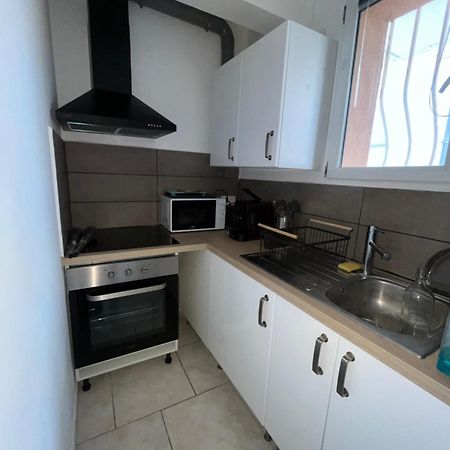 Charmant Bas De Villa Avec Terrasse A Proximite De La Plage Et Du Port Carqueiranne Dış mekan fotoğraf